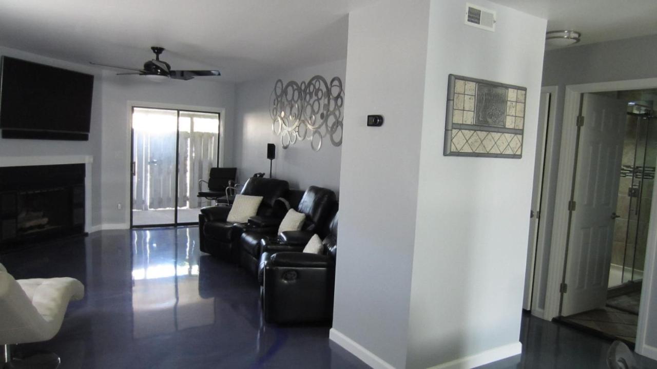 Modern/Retro Condo ไฮพอยท์ ภายนอก รูปภาพ